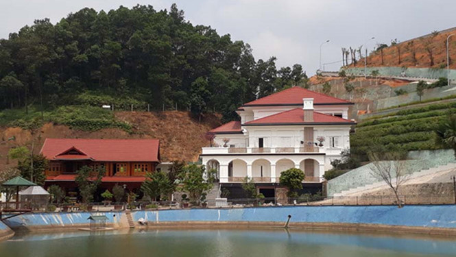 [-]Giám[-]đốc[-]Sở[-]TN-MT[-]Yên[-]Bái:[-]"Tôi[-]vay[-]ngân[-]hàng[-]20[-]tỉ[-]để[-]mua[-]đất"